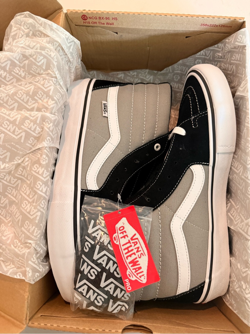 Vans Sk8-Hi High-Top Sneakers in Black & Gray with White Stripe **NIB**